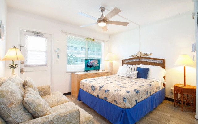 photo 3 of Tropic Terrace #50 - Beachfront Rental 1 Bedroom Condo by Redawning