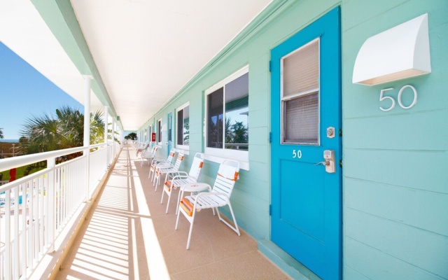 photo 4 of Tropic Terrace #50 - Beachfront Rental 1 Bedroom Condo by Redawning