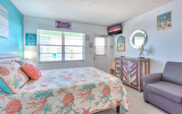 photo 2 of Tropic Terrace #56 - Beachfront Rental 1 Bedroom Condo by Redawning
