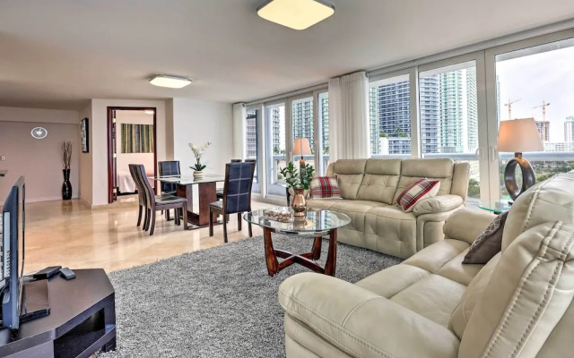 photo 2 of Waterfront High-rise Condo - Miami Beach 5 Mi
